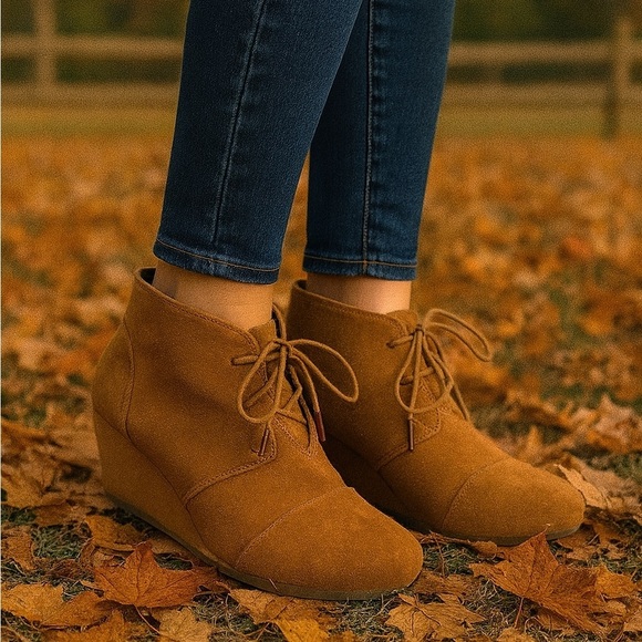 Toms Shoes - Tom’s Desert Suede Wedge Ankle Boots